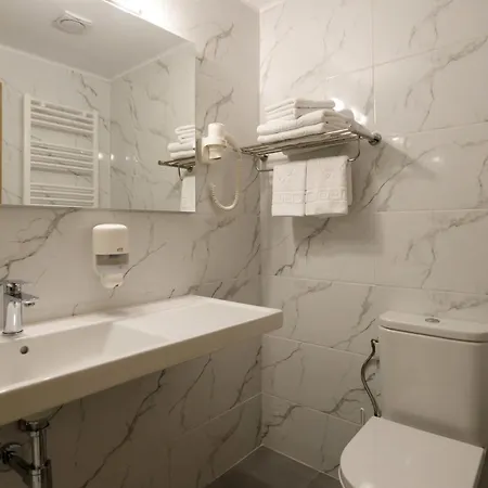 Complex Balnear Cozia - Corp Caciulata 2* Călimăneşti