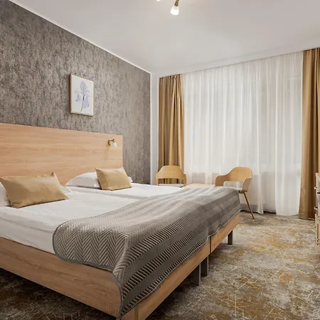 Complex Balnear Cozia - Corp Caciulata Szálloda 2*